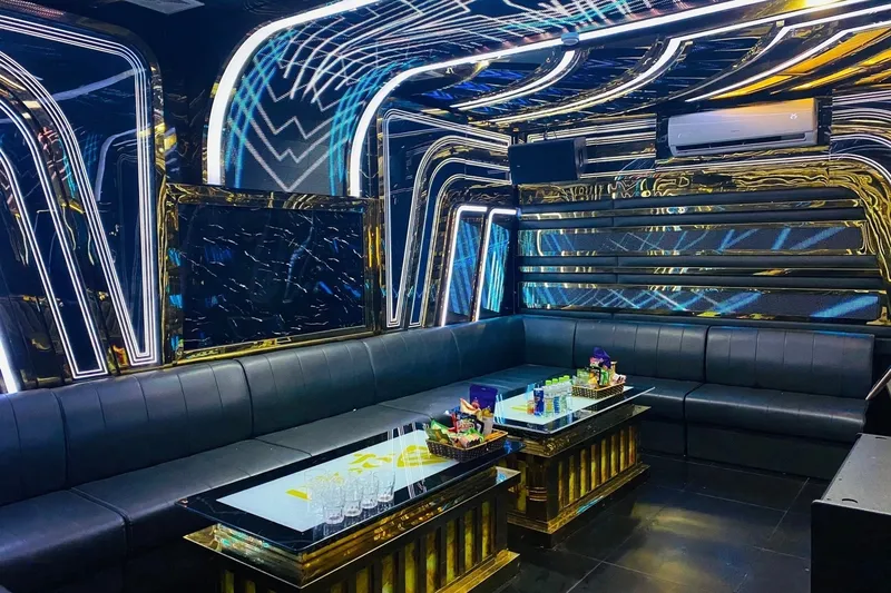 Phòng hát mang thiết kế hiện đại năng động tại D-Gold - top 9 quán karaoke Hải Phòng